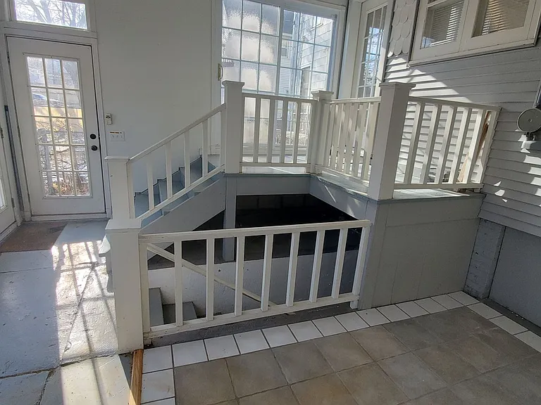 2054 N Cambridge Ave — Photo 24