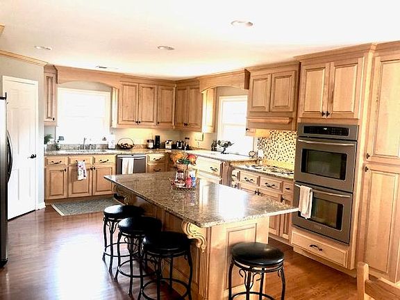 5th image of 1904 Beechwood Cir