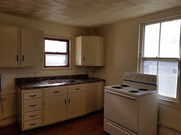 5th image of 228 Canandaigua St #1