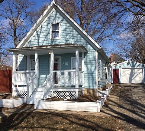 4th image of 315 E College St