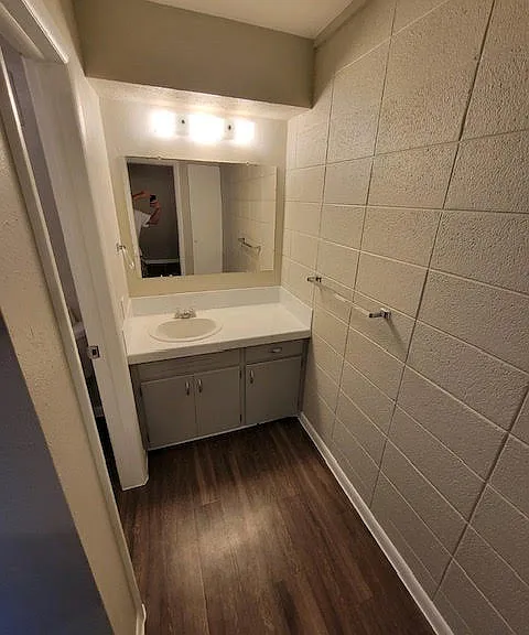 710 Emery St #105 — Photo 3