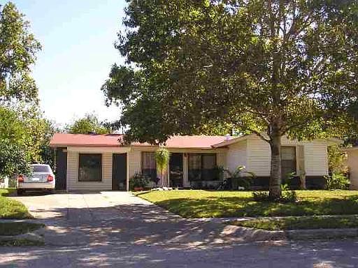 1st image of 230 MOONSTONE ST