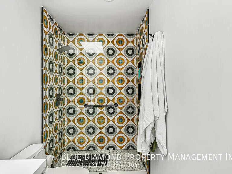 2020 Cambridge Ave — Photo 24
