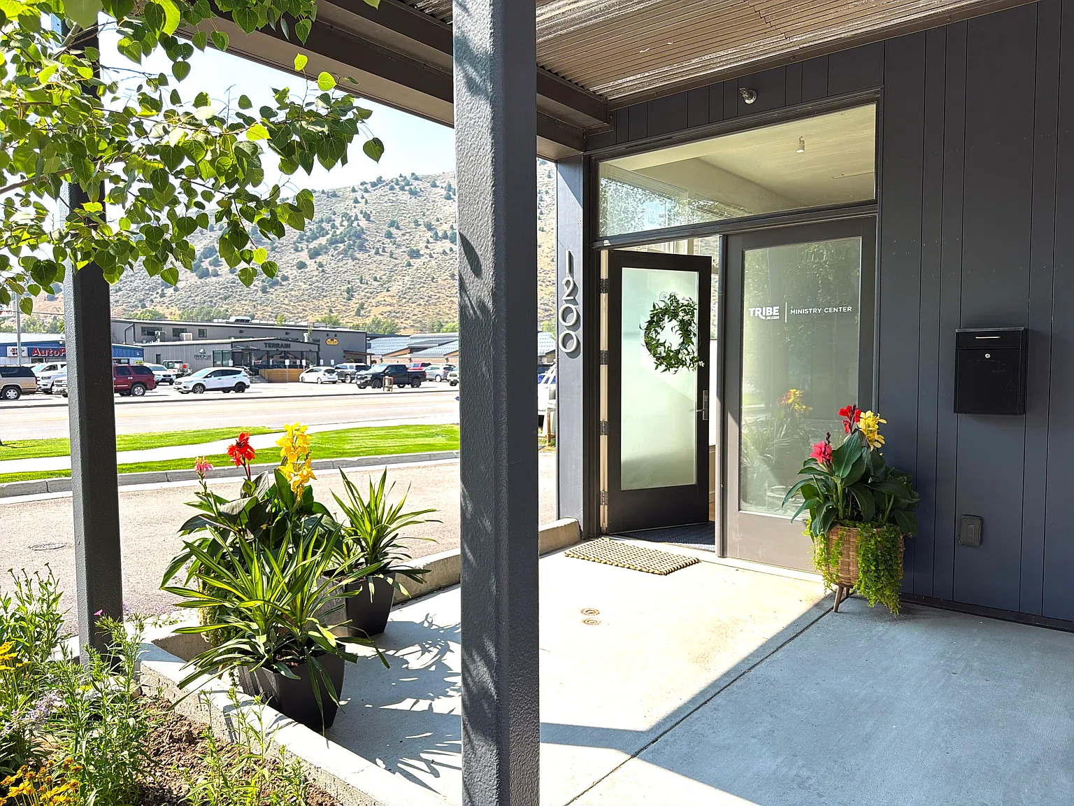 1 bed, 1.5 bath, 1265 sqft, $5,200 — Photo 3