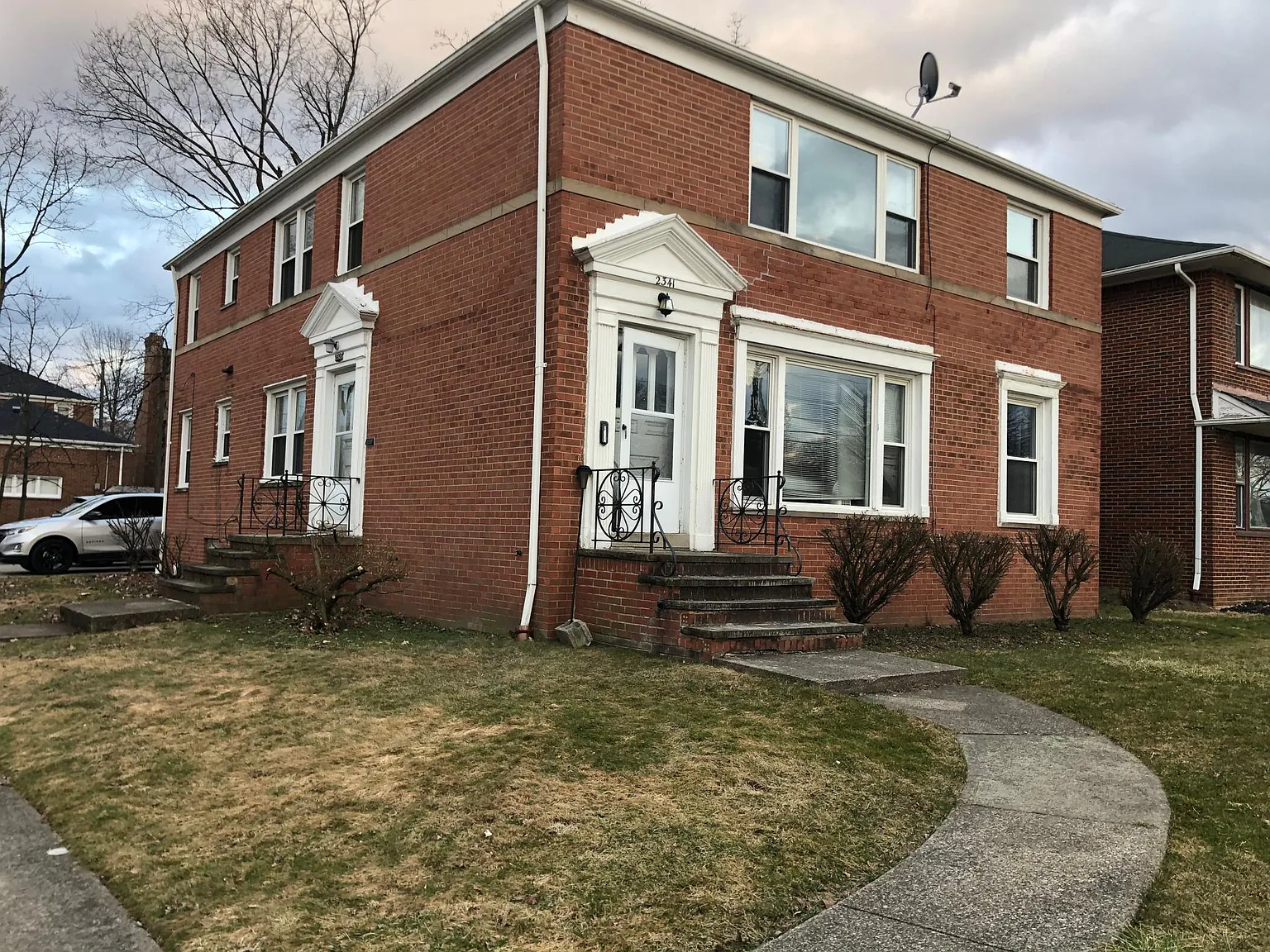 2321 Traymore Rd — Photo 2