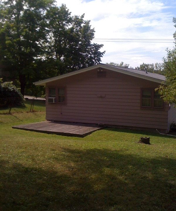 2nd image of 402 Hooper Rd