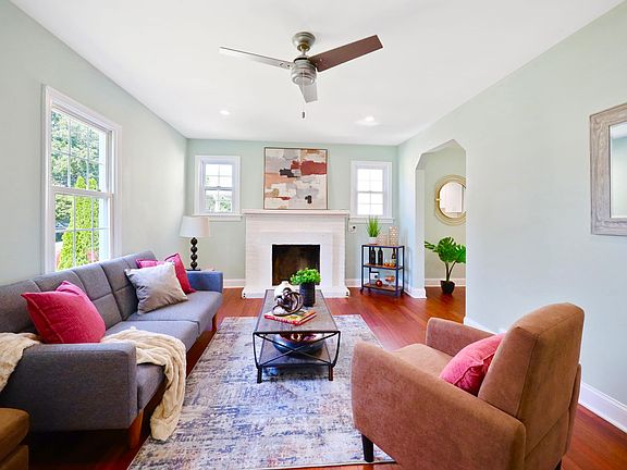 5th image of 3407 Webster St