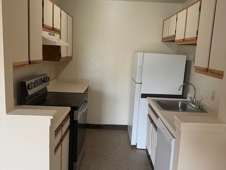 1300 Bissell Ave #205 — Photo 2