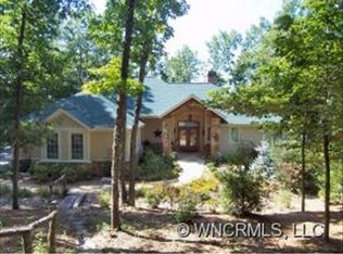 204 Black Creek Ln, Hendersonville, NC 28739