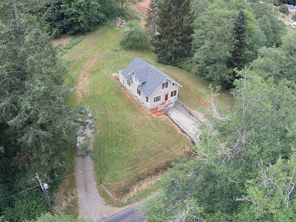 2nd image of 10916 Crescent Valley Dr NW