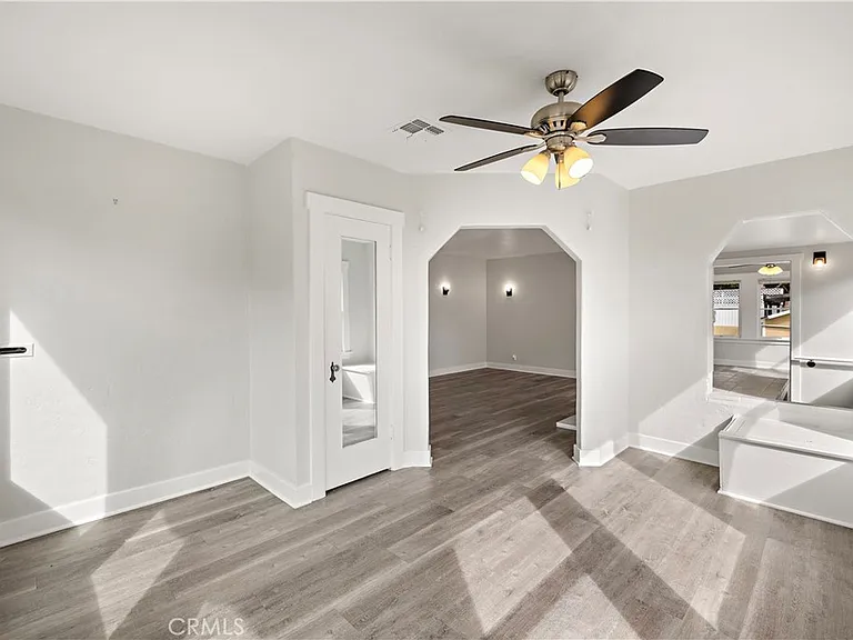 541 Oak St — Photo 16