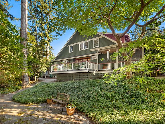 2nd image of 641 Janelle Pl NW