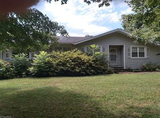 2692 Old County Farm Rd, Sophia, NC 27350