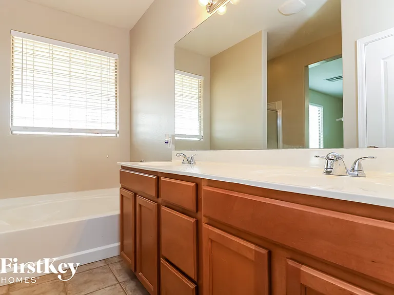 7227 W Saint Charles Ave — Photo 10