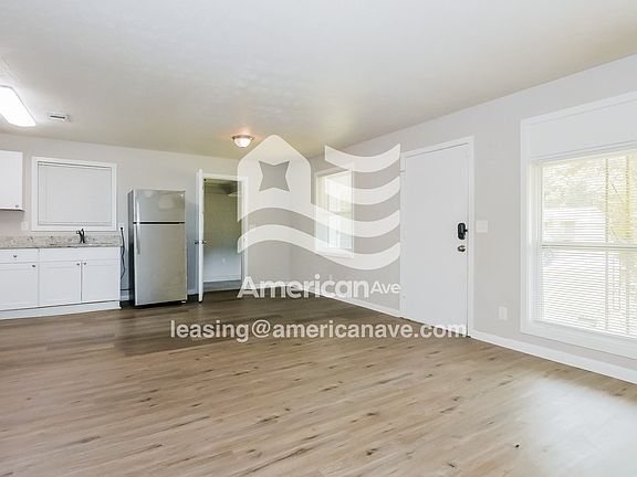 556795_002_wm_-_living_room_12970217.jpg