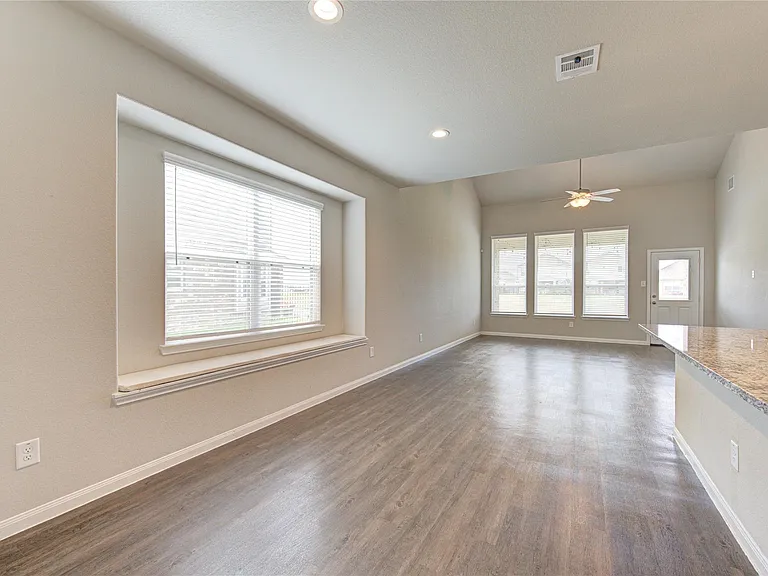 3707 W Alessano Ln — Photo 6