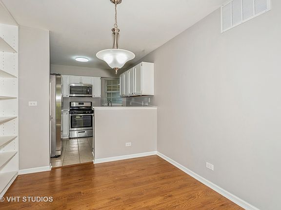 5th image of 874 N Hamilton Ct