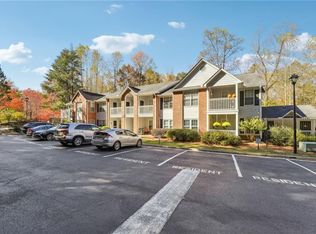 113 Streamside Dr, Roswell, GA 30076