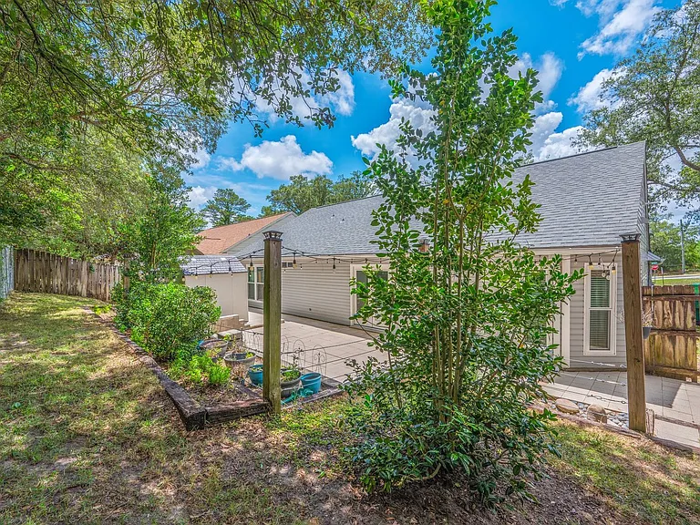 804 Sparkleberry Cv — Photo 41