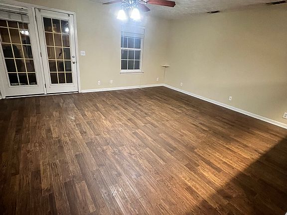 3rd image of 4940 Boyd Dr