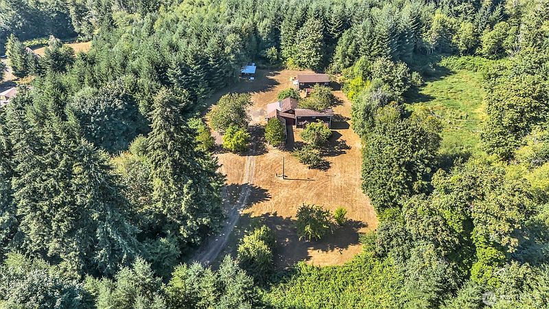 3rd image of 405 ITALIAN CREEK Road