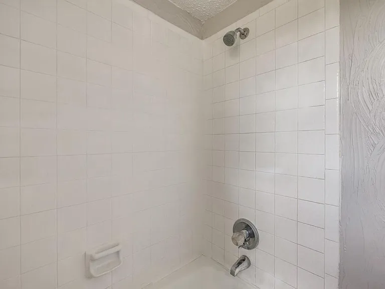 523 N Robin Way — Photo 26