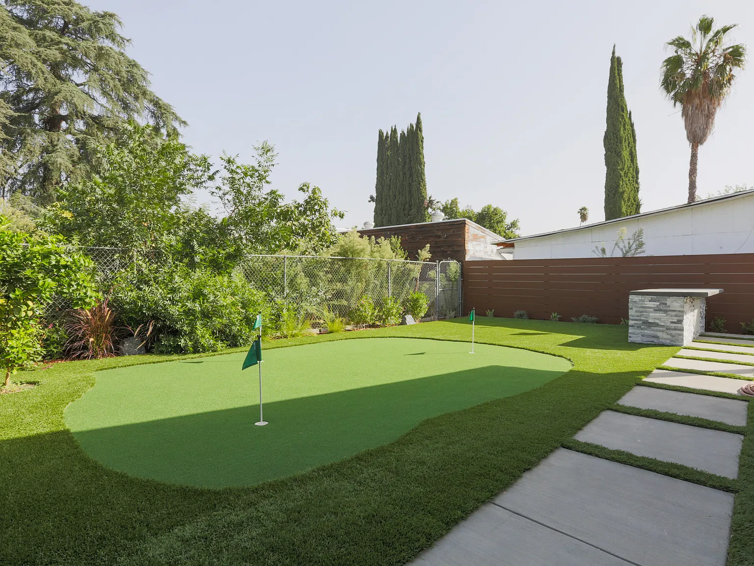 23113 Erwin St — Photo 4