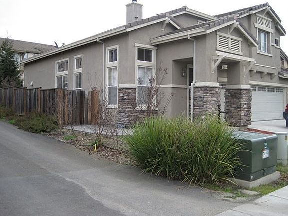 2nd image of 484 Mountain Meadows Dr