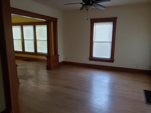 3rd image of 2605 Jules St