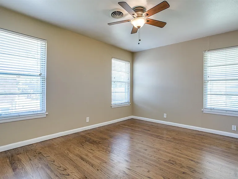 3724 Almazan Dr — Photo 9