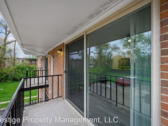 4th image of 1801 Beacon St #13