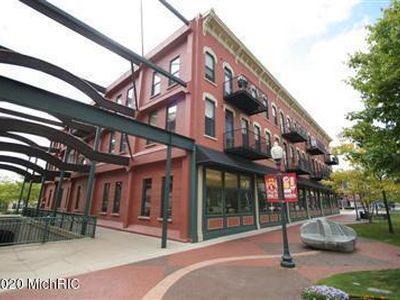 222 N Kalamazoo Mall APT 360, Kalamazoo, MI, 49007