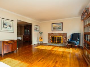 2049 Durand Dr, Reston, VA 20191