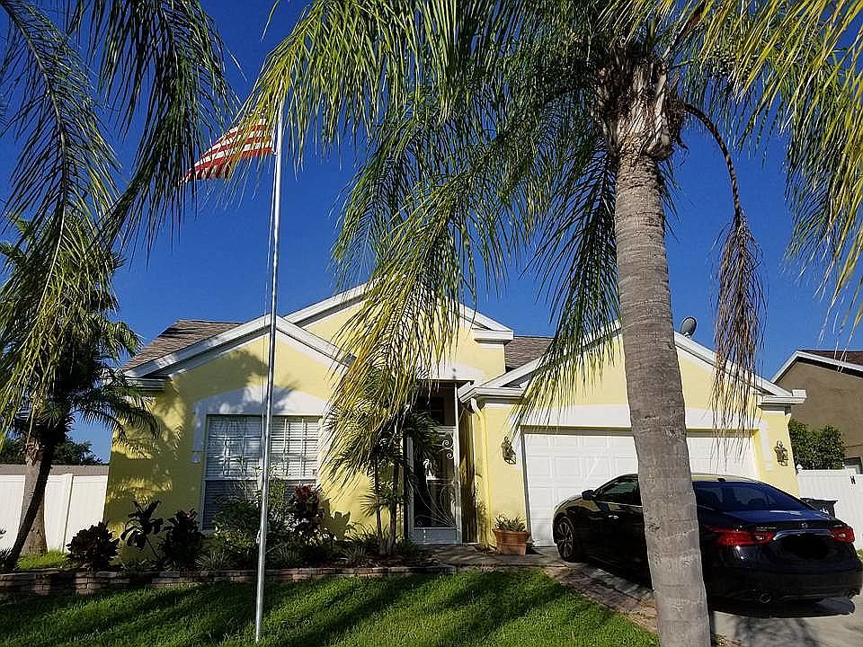 2nd image of 221 Lakeway Ln