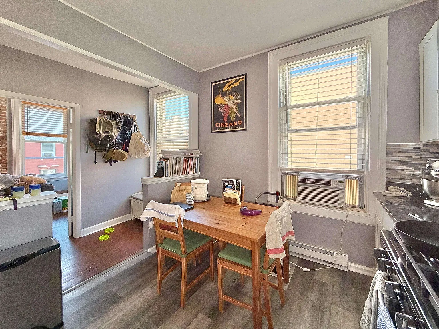 2 bed, 1.0 bath, $5,100 — Photo 3