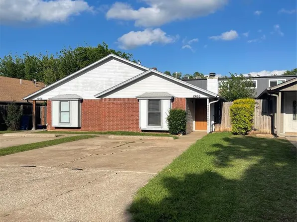 1906 Christie Dr, Midwest City, OK 73110