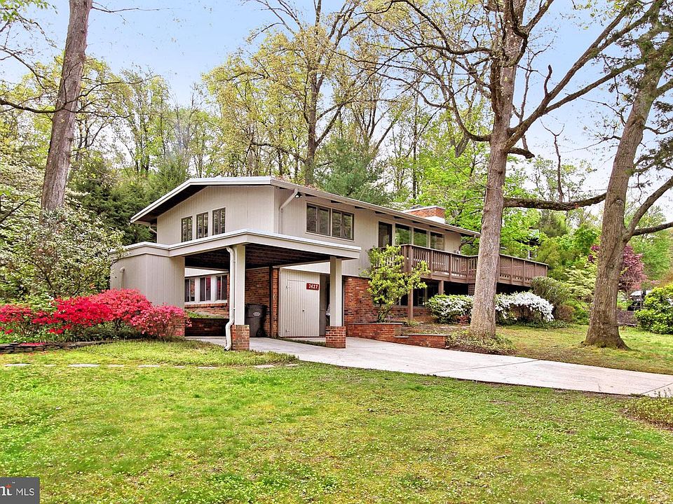 1st image of 3427 Surrey Ln