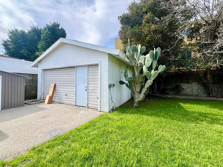 6725 Lennox Ave — Photo 49