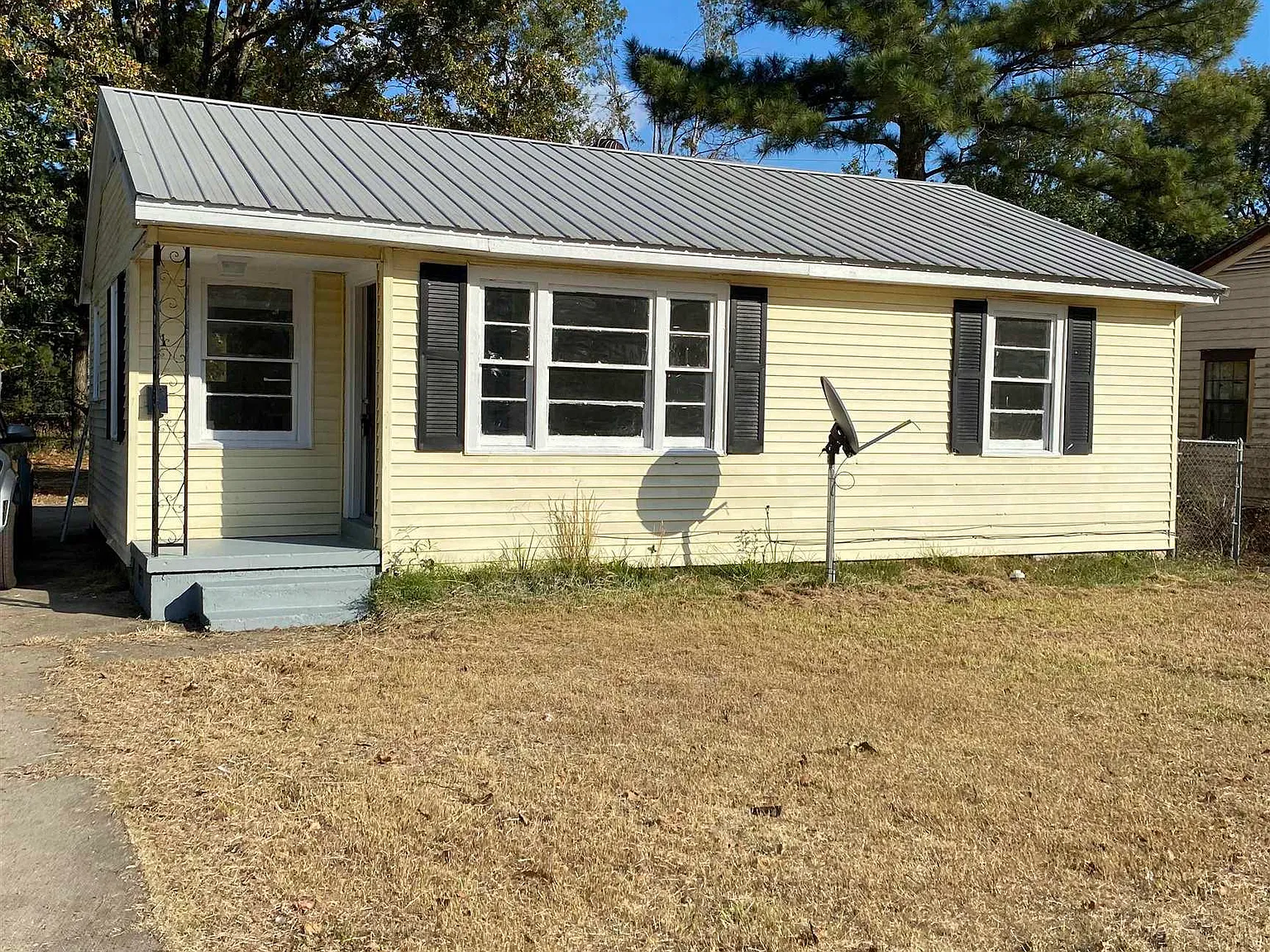 2 bed, 1.0 bath, 820 sqft, $725 — Photo 2