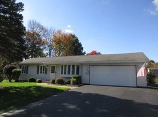 309 Black Walnut Dr, Rochester, NY 14615