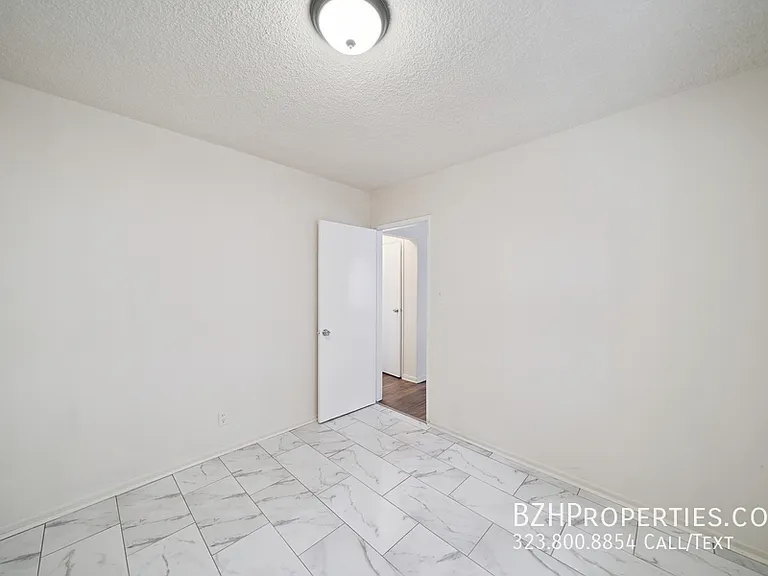 8633 Denver Ave #3 — Photo 7