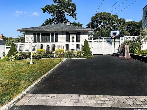 69 Adirondack Drive, Selden, NY 11784