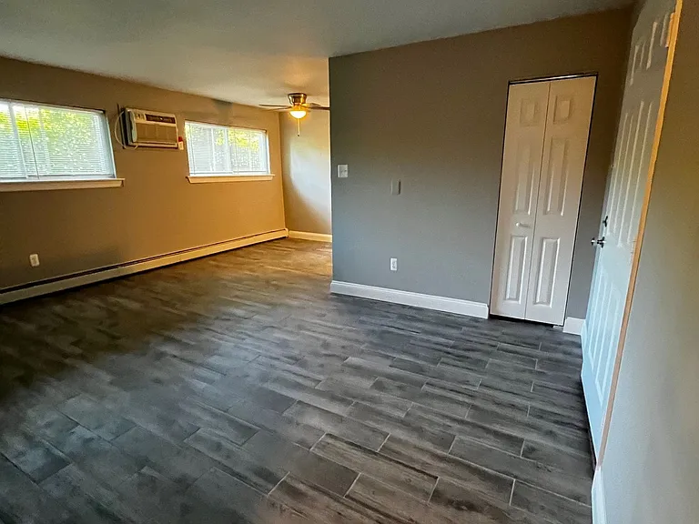 Springview Garden Apartments — Photo 14