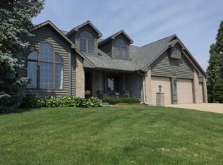 1723 Heritage Dr, Sterling, IL 61081
