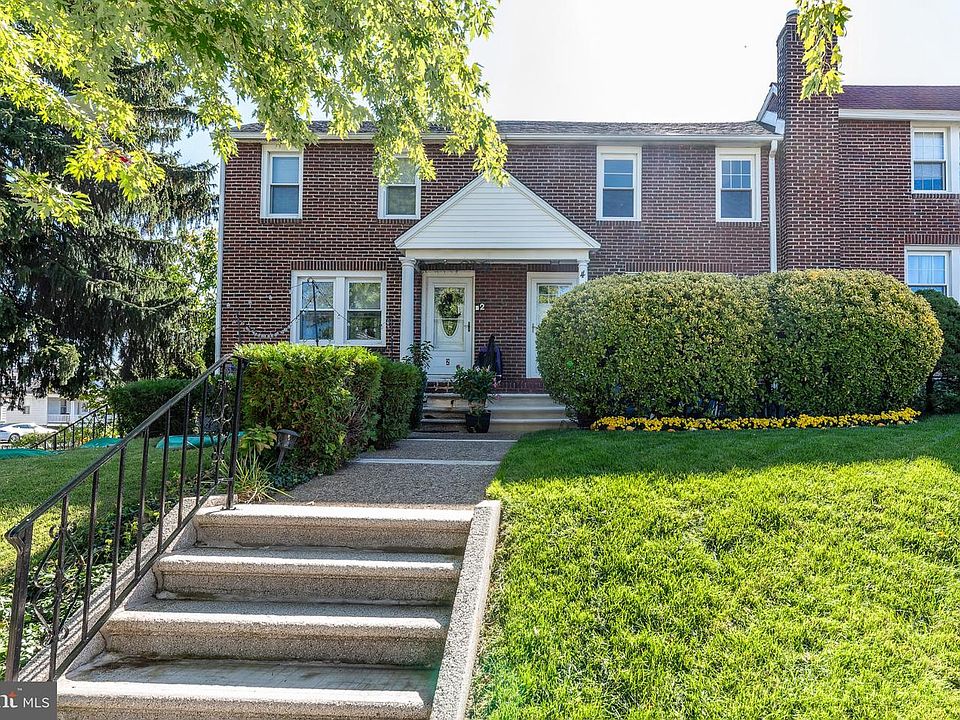 1st image of 4 Dowling Ave