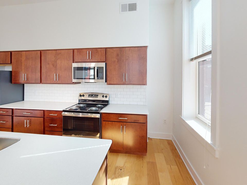 1st image of 1830 Elm St #201