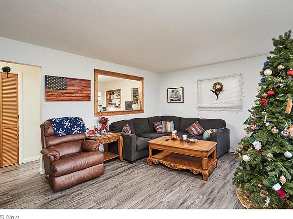 3rd image of 2986 Harris Ave