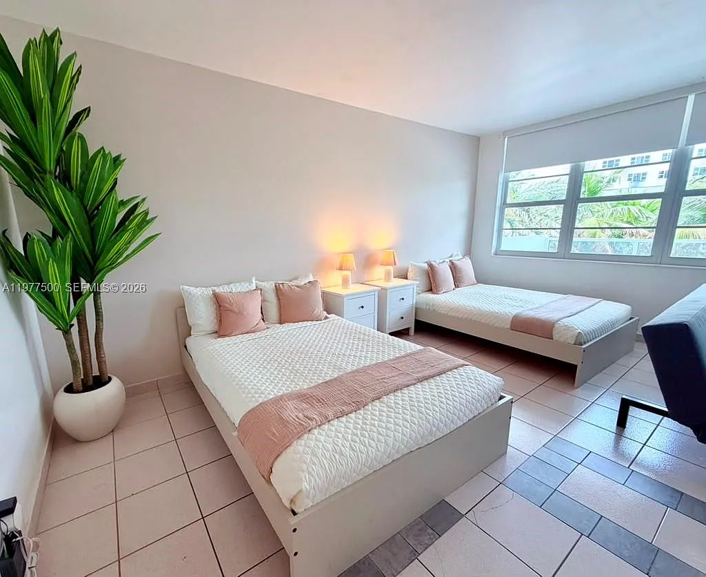 The Decoplage Condo — Photo 3