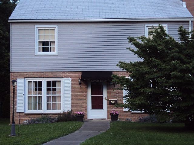 2nd image of 2302 Grandview Ave