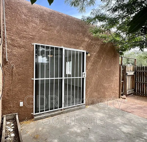 3529 Ross Ave SE — Photo 44